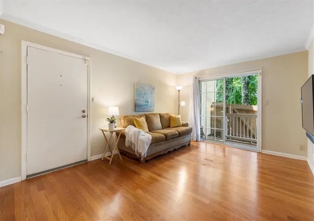 4th image of 3140 Seven Pines Ct #102, Atlanta, GA 30339 | MLS# 7790904