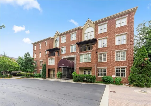 Photo 1 of Sale Pending at 1735 Peachtree St Ne #404, Atlanta, GA 30309 | MLS# 7775351 | Listing updated on 2026-09-28