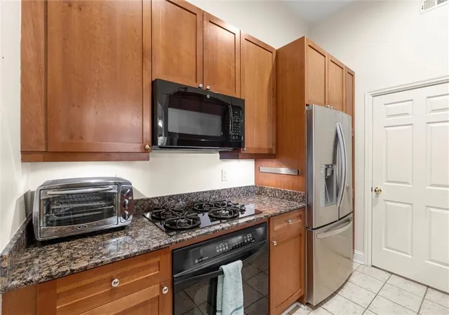 Photo 4 of Sale Pending at 1735 Peachtree St NE #404, Atlanta, GA 30309 | MLS# 7775351 | Listing updated on 2026-09-28