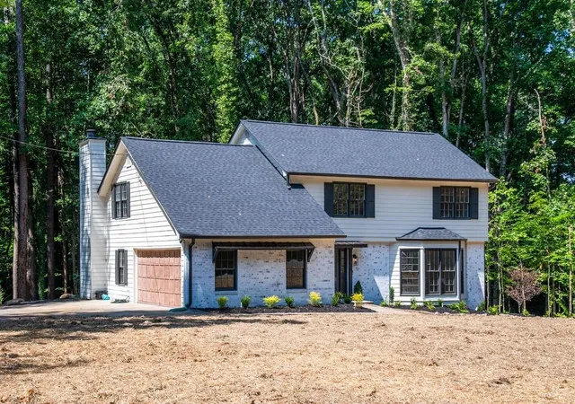 Photo 2 of Single family home for sale at 1720 Ridgefield Dr, Roswell, GA 30075 | MLS# 7829928 | Listing updated on 2026-09-17