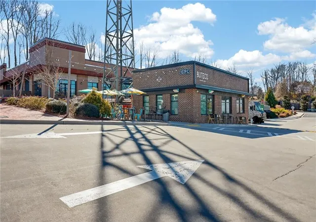 Listing Photo 2 - Condo for sale in building located at 396 Pratt Dr Se, Atlanta, GA 30315 - Unit #1934