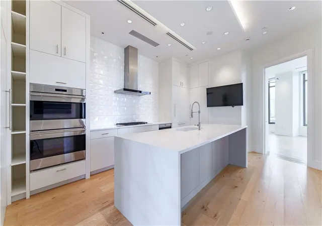 Homes for sale in Atlanta, GA | 3376 Peachtree Rd Ne #34A, Atlanta, GA 30326 | MLS# 7734596