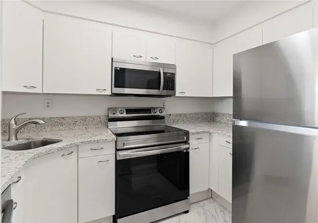 Photo 4 of Condo for sale at 2870 Pharr Ct S NW #2602, Atlanta, GA 30305 | MLS# 7789649 | Listing updated on 2026-08-21