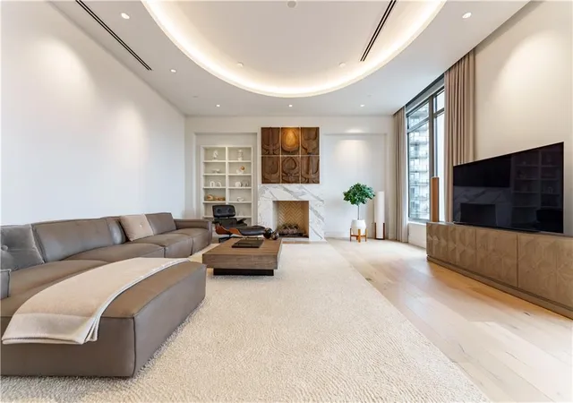1st image of 3376 Peachtree Rd Ne #32A, Atlanta, GA 30326 | MLS# 7716800