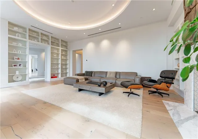 2nd image of 3376 Peachtree Rd Ne #32A, Atlanta, GA 30326 | MLS# 7716800