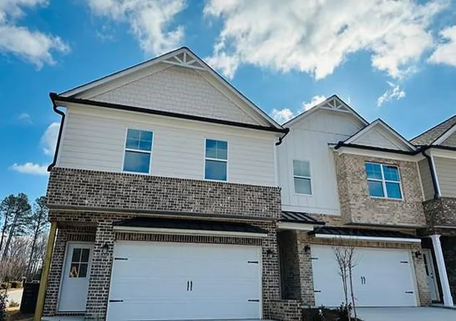 Photo 1 of Townhouse for sale at 37 Creekside Cmns Dr, Hoschton, GA 30548 | MLS# 7596362 | Listing updated on 2026-08-25