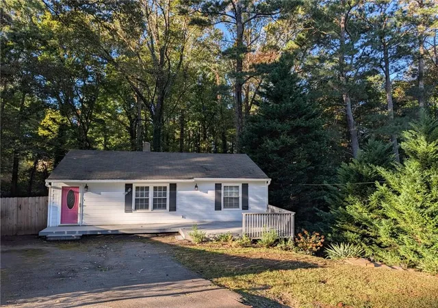 Photo 1 of Single family home for sale at 2063 White Oak Cir Nw, Kennesaw, GA 30144 | MLS# 7857125 | Listing updated on 2026-10-26