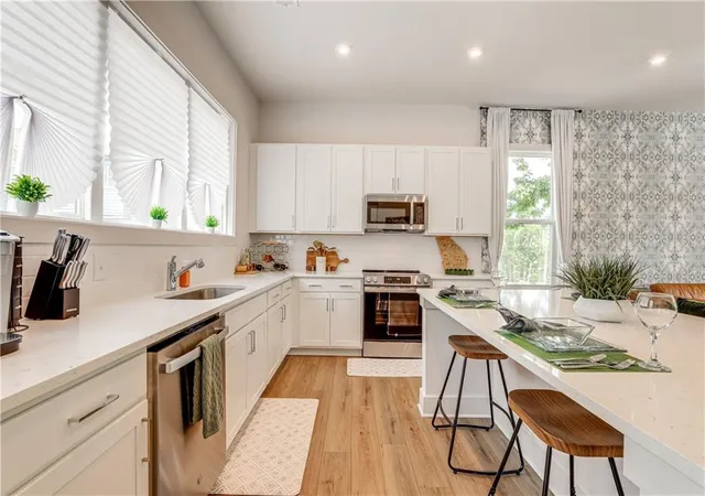 Photo 3 of Townhouse for sale at 1390 Cozy Circle, Atlanta, GA 30326 | MLS# 7827808 | Listing updated on 2026-08-28