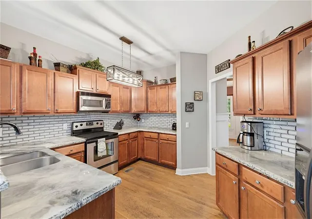 Photo 3 of Single family home for sale at 3560 Ridge Dr, Gainesville, GA 30501 | MLS# 7786254 | Listing updated on 2026-08-27