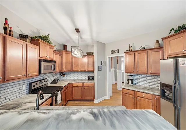 Photo 4 of Single family home for sale at 3560 Ridge Dr, Gainesville, GA 30501 | MLS# 7786254 | Listing updated on 2026-08-27