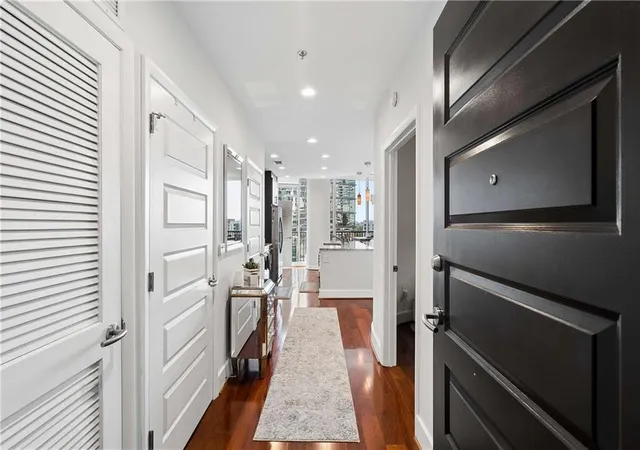 Photo 4 of Condo for sale at 1080 Peachtree St NE #1009, Atlanta, GA 30309 | MLS# 7815206 | Listing updated on 2026-08-20