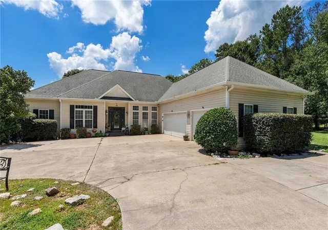 3rd image of 900 Old Four Notch Rd, Whitesburg, GA 30185 | MLS# 7813345