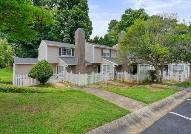 Photo 1 of Condo for sale at 551 Summit Ln Sw, Marietta, GA 30008 | MLS# 7858262 | Listing updated on 2026-10-30