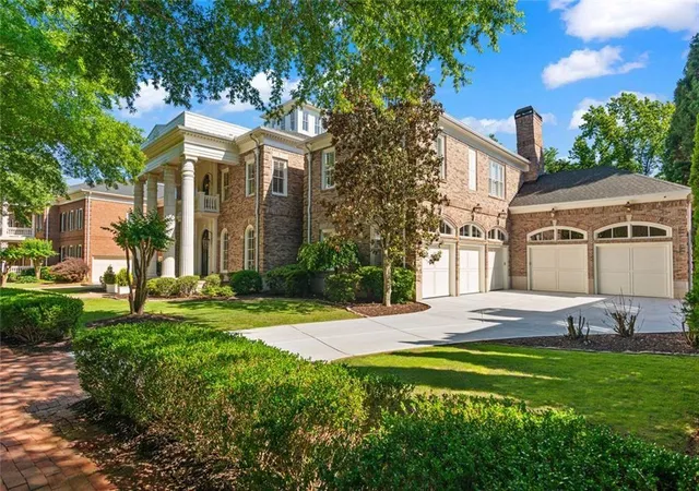 Photo 3 of Single family home for sale at 3120 W Addison Dr, Alpharetta, GA 30022 | MLS# 7825191 | Listing updated on 2026-08-22