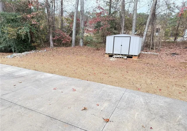 Homes for sale in Stone Mountain, GA | 3925 Dunaire Dr, Stone Mountain, GA 30083 | MLS# 7684792