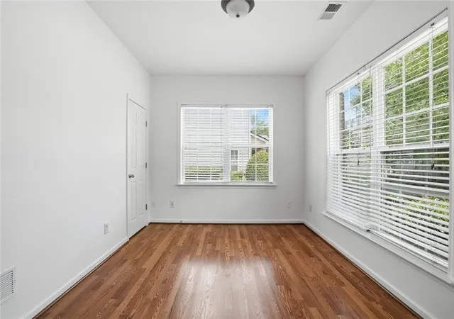 3rd image of 736 Pecan Knoll Dr #7, Marietta, GA 30008 | MLS# 7794197