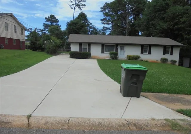 Photo 3 of Single family home for sale at 51 Overbrook Dr Se, Smyrna, GA 30082 | MLS# 7790407 | Listing updated on 2026-08-01