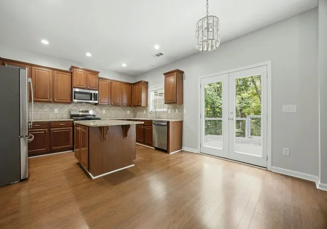 3rd image of 560 Crestmont Ln, Canton, GA 30114 | MLS# 7815678
