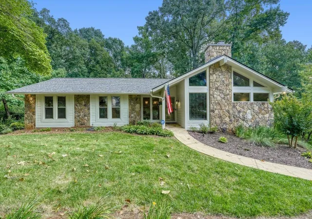 Photo 1 of Sale Pending at 1390 Ridgefield Dr, Roswell, GA 30075 | MLS# 7811076 | Listing updated on 2026-09-02