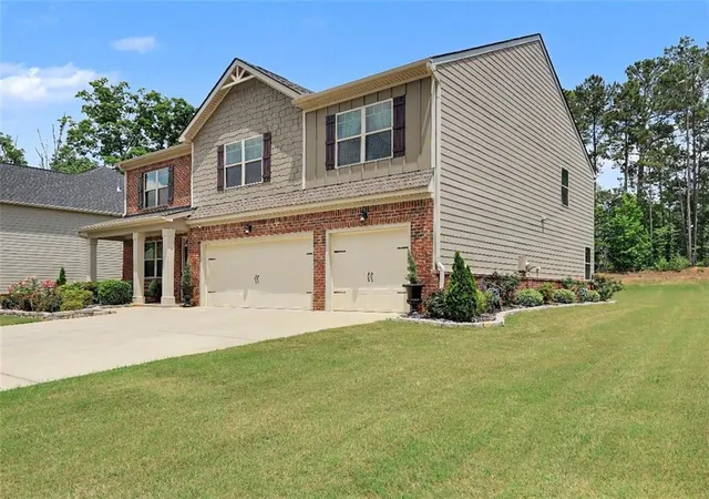 Photo 2 of Single family home for sale at 8033 Louis Dr, Locust Grove, GA 30248 | MLS# 7829341 | Listing updated on 2026-09-12