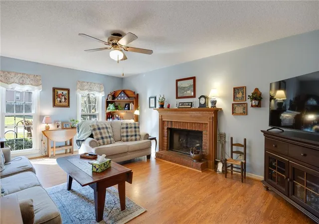 3rd image of 2093 Halfmoon Blf Nw, Kennesaw, GA 30152 | MLS# 7777428