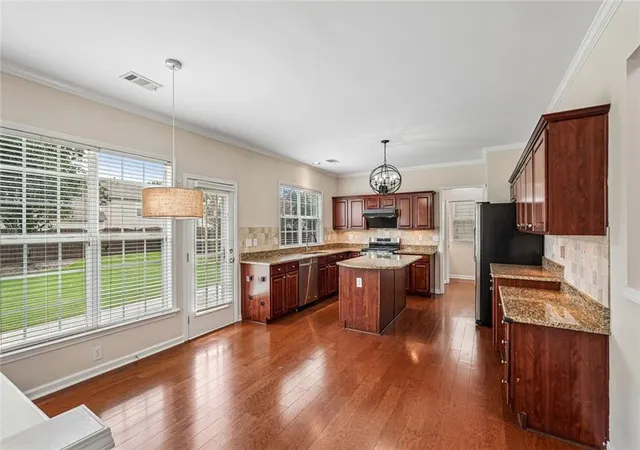 3rd image of 8080 Friarbridge Dr, Suwanee, GA 30024 | MLS# 7816184