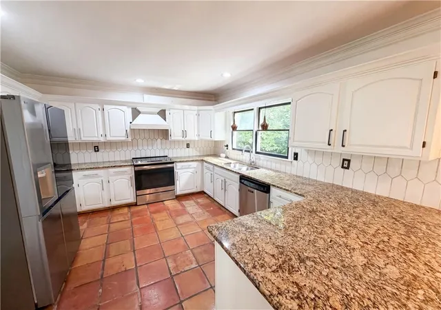 2nd image of 644 Laurel Wood Dr Sw, Marietta, GA 30064 | MLS# 7806870