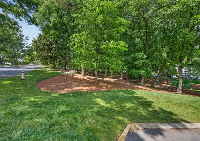 Photo 26 of Sale Pending at 11 Mooregate Sq Nw, Atlanta, GA 30327 | MLS# 7811361 | Listing updated on 2026-08-20