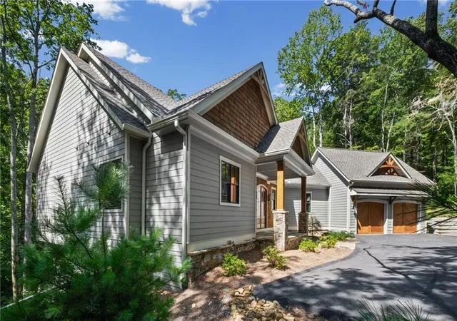 Photo 3 of Single family home for sale at 56 Black Bear Pt, Big Canoe, GA 30143 | MLS# 7816420 | Listing updated on 2026-10-22