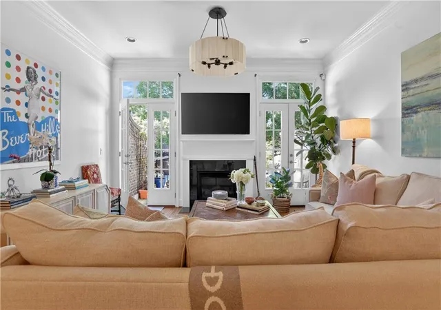 1st image of 3552 Roswell Rd Nw, Atlanta, GA 30305 | MLS# 7758990