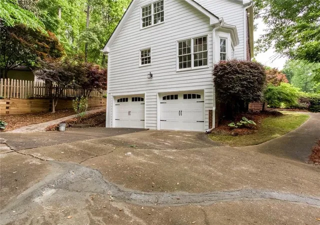 Photo 2 of Single family home for sale at 4817 Ridgewood Crk Dr, Acworth, GA 30102 | MLS# 7818273 | Listing updated on 2026-09-09