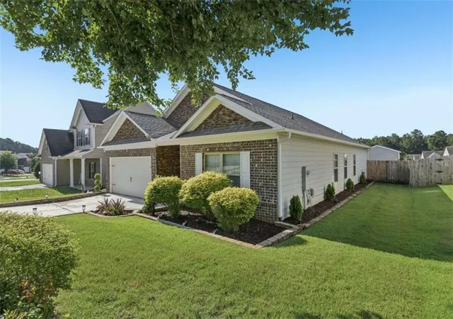2nd image of 2335 Allman Dr, Jonesboro, GA 30236 | MLS# 7807614