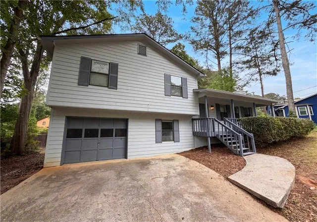 Photo 2 of Sale Pending at 3193 Pinto Dr, Powder Springs, GA 30127 | MLS# 7769947 | Listing updated on 2026-09-26