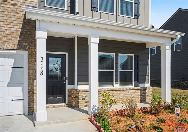 Photo 3 of Single family home for sale at 318 W Sandy Crk Dr, Covington, GA 30014 | MLS# 7740993 | Listing updated on 2026-08-19