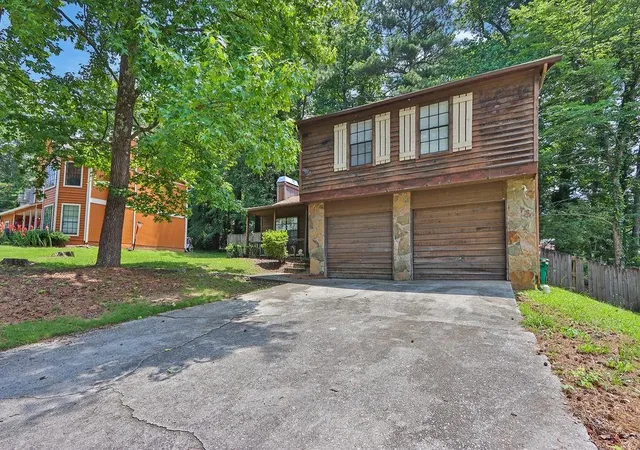 3rd image of 5409 Biffle Downs Rd, Stone Mountain, GA 30088 | MLS# 7785952