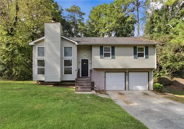 Photo 1 of Sale Pending at 3086 Chippewa Dr, Rex, GA 30273 | MLS# 7850704 | Listing updated on 2026-10-20