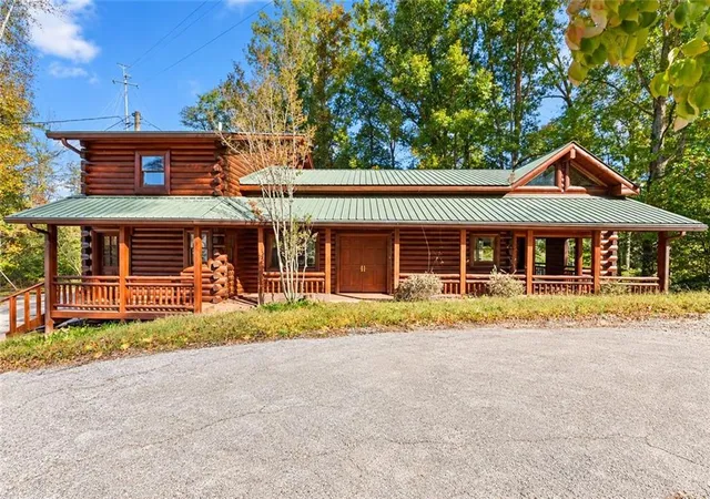 Photo 1 of Single family home for sale at 5467 Mount Shrs Cir, Gainesville, GA 30506 | MLS# 7858807 | Listing updated on 2026-10-25