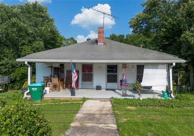 1st image of 636 Elmwood St, Canton, GA 30114 | MLS# 7790241