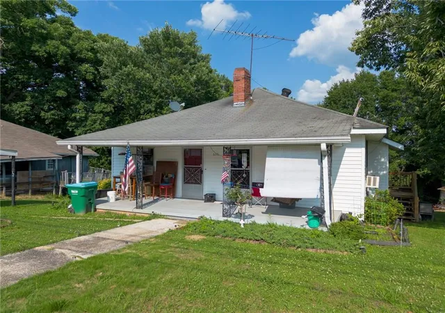 2nd image of 636 Elmwood St, Canton, GA 30114 | MLS# 7790241
