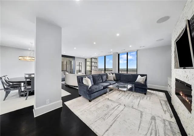Homes for sale in Atlanta, GA | 2575 Peachtree Rd Ne #22CD, Atlanta, GA 30305 | MLS# 7741806