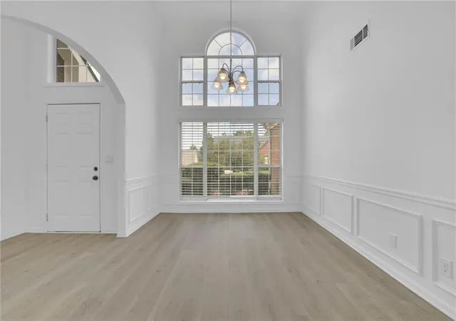 Photo 4 of Single family home for sale at 3353 Dunbar Ln, Suwanee, GA 30024 | MLS# 7809244 | Listing updated on 2026-09-12