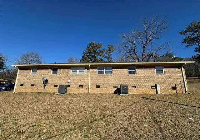 Photo 3 of Sale Pending at 4421 Lynn Dr, Powder Springs, GA 30127 | MLS# 7720376 | Listing updated on 2026-09-16