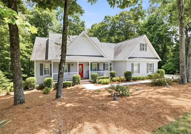 Homes for sale in Cornelia, GA | 215 Parkwood Pl Cir, Cornelia, GA 30531 | MLS# 7802143