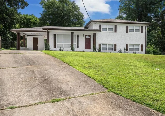 2nd image of 2044 Yucca Dr, Decatur, GA 30032 | MLS# 7794373