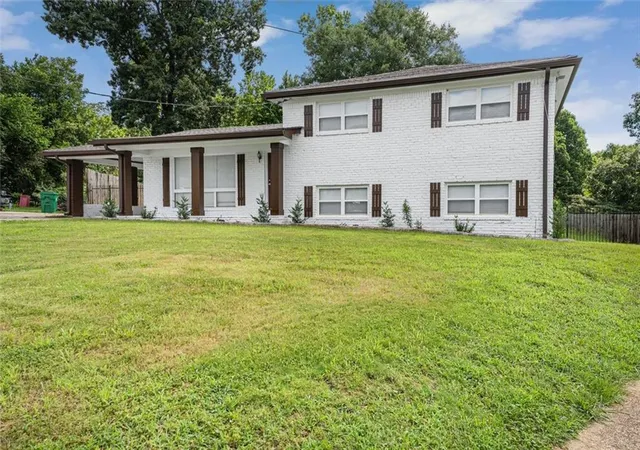 3rd image of 2044 Yucca Dr, Decatur, GA 30032 | MLS# 7794373