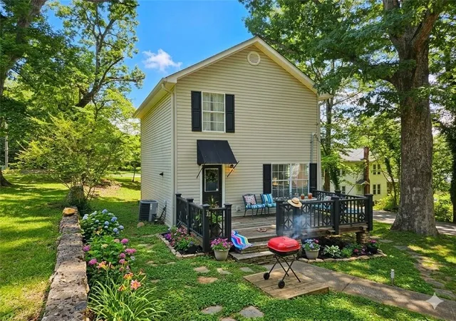 Homes for sale in Gainesville, GA | 1326 Park Hill Dr, Gainesville, GA 30501 | MLS# 7743619