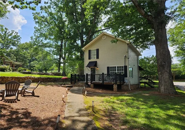 Homes for sale in Gainesville, GA | 1326 Park Hill Dr, Gainesville, GA 30501 | MLS# 7743619