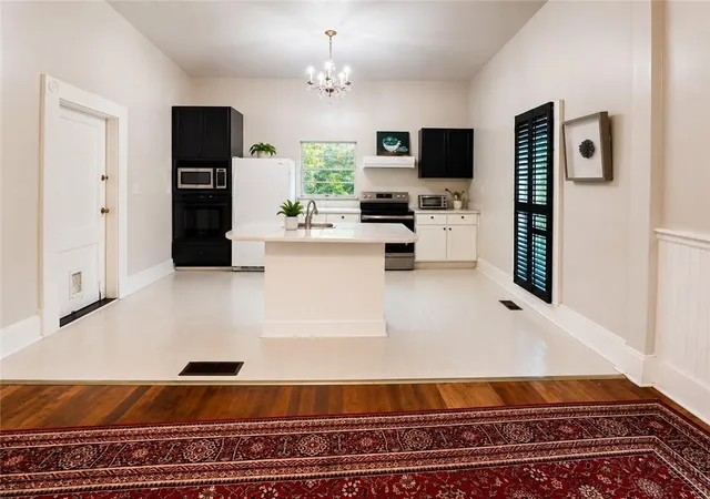 Photo 3 of Single family home for sale at 1090 Forest Ave, Stone Mountain, GA 30083 | MLS# 7807751 | Listing updated on 2026-08-19