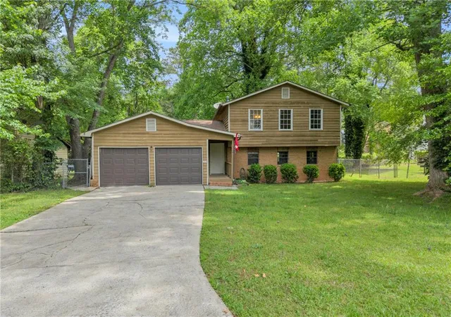 2nd image of 46 Stanebrook Ct, Jonesboro, GA 30238 | MLS# 7814069
