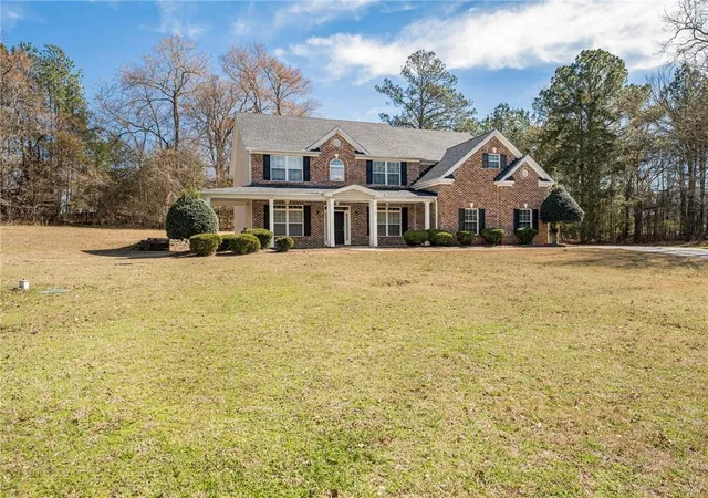 Photo 3 of Single family home for sale at 1087 Crown Landing Pkwy, Mcdonough, GA 30252 | MLS# 7723551 | Listing updated on 2026-09-23